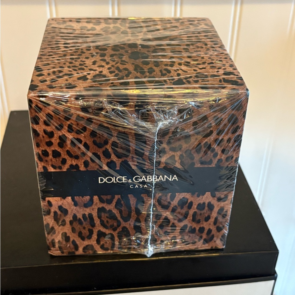 - DOLCE & GABBANA “CASA” Patchouli Scented Single Wick CANDLE 13.4oz/380g